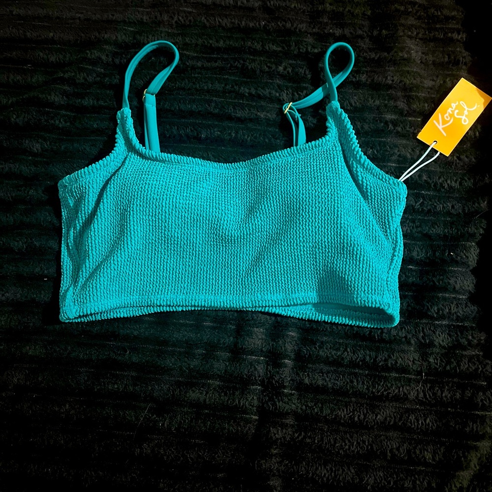 ~ NEW NEVER WORN ~ Kara Sol Swim Top ( blue green / teal color )